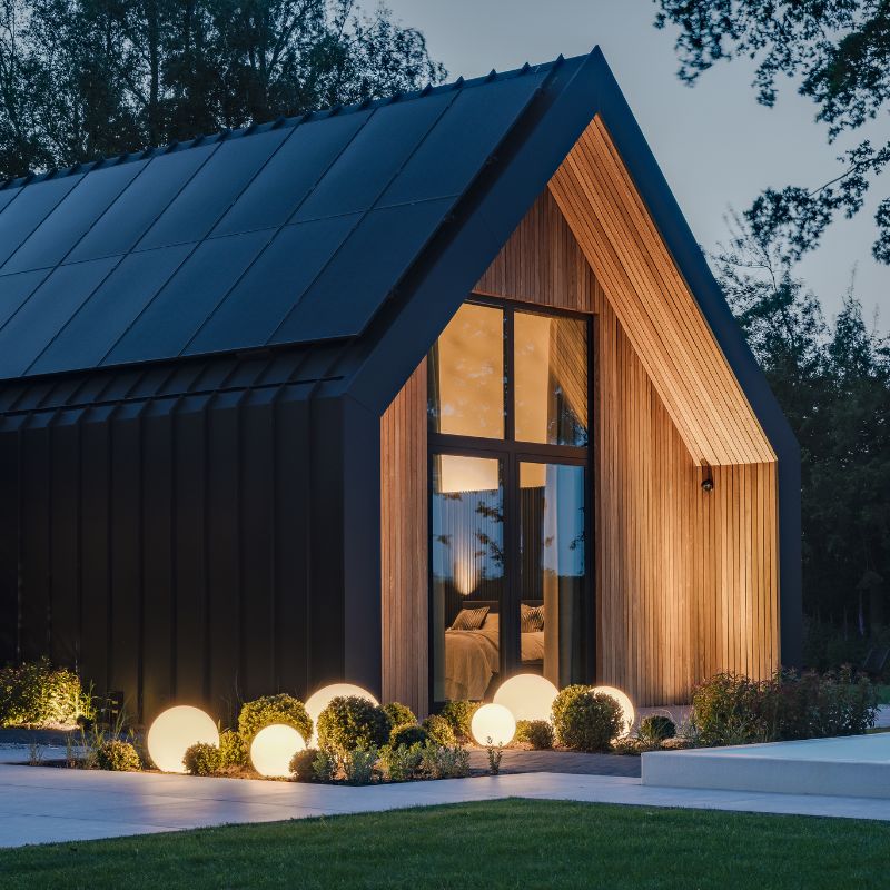 Dutch farmhouse with grad secret clip system